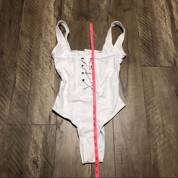 Fashion nova white lace up body suit - Picture 3 of 4